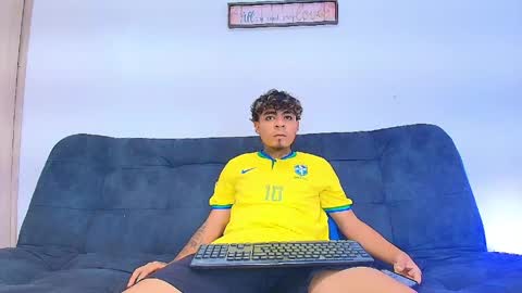 freyva_ online show from April 30, 2:40 am