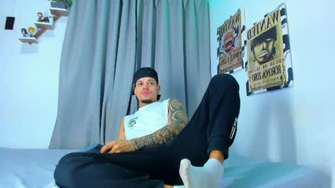 Adam y pitter online show from July 17, 1:13 am