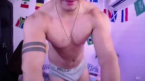 Axel online show from August 3, 12:11 pm