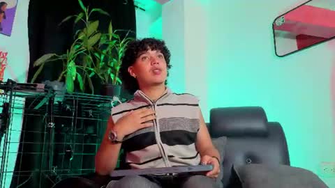 gaeloconneer online show from July 25, 3:36 am