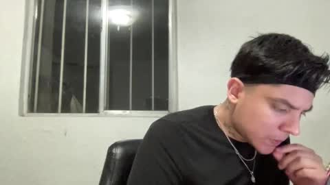 garypinepineapple online show from April 23, 7:13 am