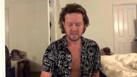 gcsurfer81 online show from May 9, 8:26 am