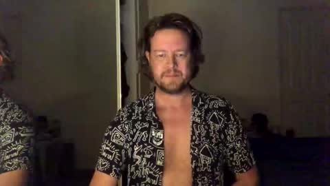 gcsurfer81 online show from May 6, 8:37 am