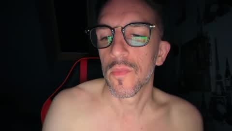 Gigi online show from May 22, 1:32 am
