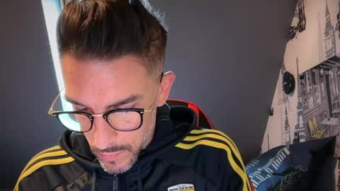 Gigi online show from May 7, 3:34 pm