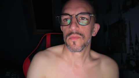 Gigi online show from May 30, 2:33 am