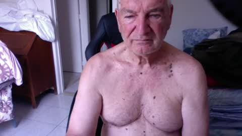gisse1952m online show from May 30, 11:21 am
