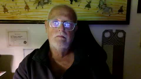 giutomma930394 online show from May 17, 9:55 pm