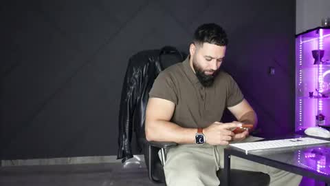 Matthew .. for short call me Matt online show from April 30, 1:01 am