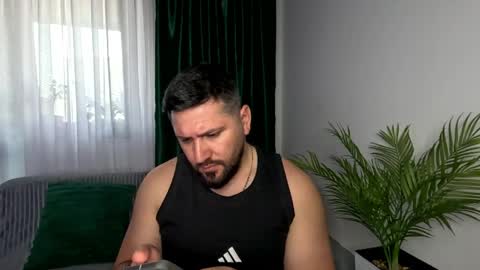 gold_alpha_boy online show from April 25, 4:26 pm