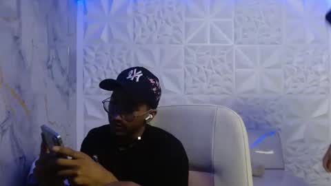 Jeff and Sebas online show from April 19, 7:38 pm