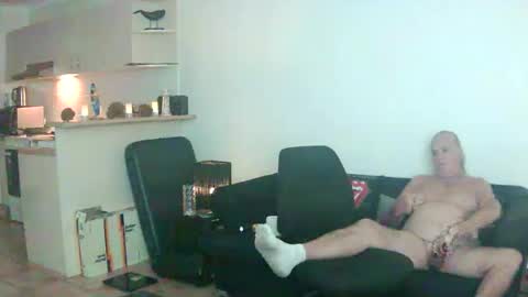 goldyguy011 online show from June 5, 11:38 am