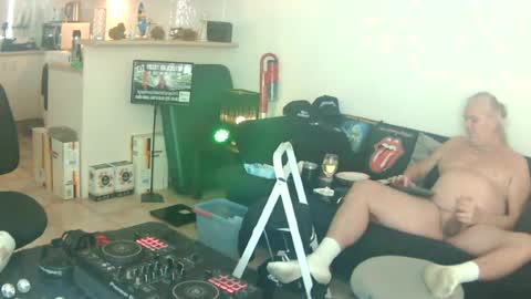 goldyguy011 online show from July 24, 2:09 am