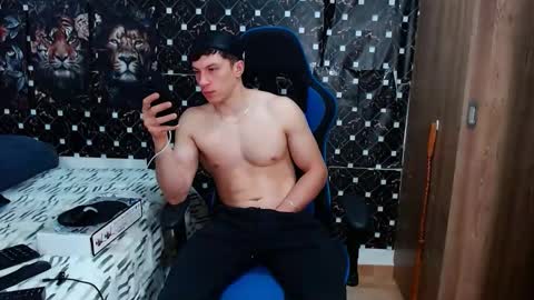 griego01 online show from May 17, 1:25 am