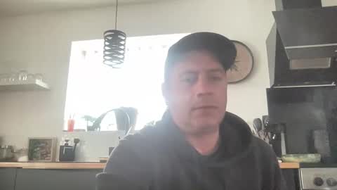 guil0 online show from February 23, 7:59 pm