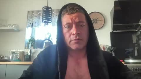 guil0 online show from July 18, 9:15 am