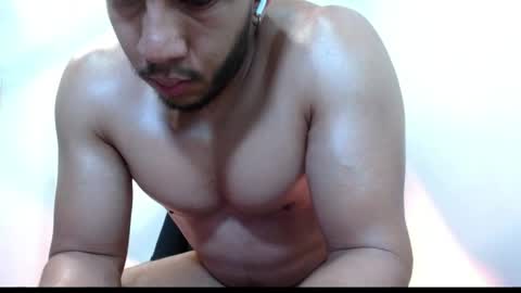 holl latino online show from May 5, 3:08 am