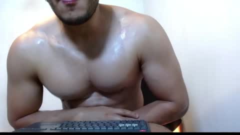 holl latino online show from May 19, 1:56 am