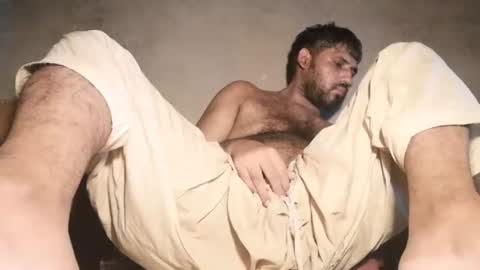 hairybouy264541 online show from July 28, 7:04 pm