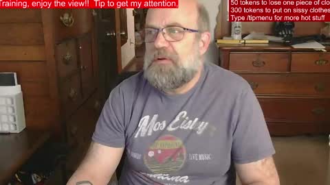 HairyDaddyBear69 online show from May 1, 1:57 pm