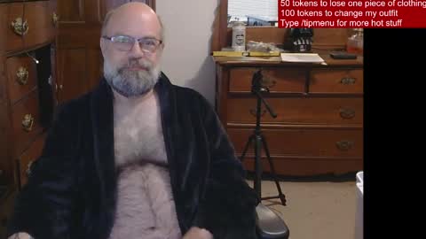 HairyDaddyBear69 online show from May 5, 11:45 am