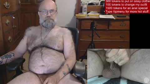 HairyDaddyBear69 online show from May 7, 2:11 am