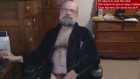 HairyDaddyBear69 online show from April 30, 11:39 am