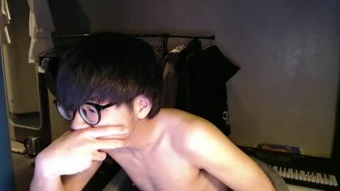 handsome_mannn online show from May 15, 1:25 am