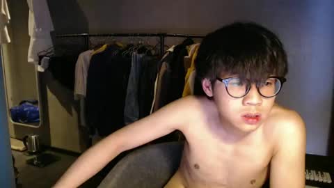 handsome_mannn online show from May 12, 6:49 pm