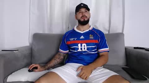 Handsomen online show from May 18, 6:34 pm