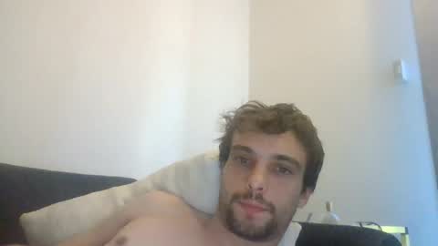 happyfunnyboy79 online show from August 6, 11:27 am