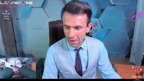Steve online show from August 3, 11:38 am