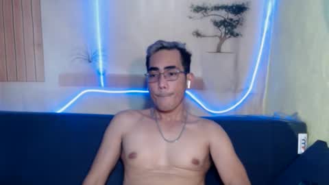 Steven online show from April 3, 4:53 am