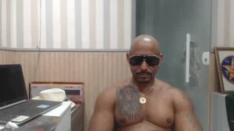 hebertgomes online show from May 10, 6:20 pm