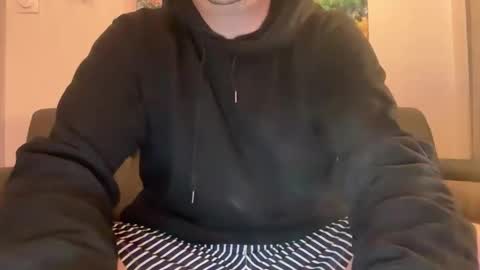 hellohowareyou66 online show from May 4, 9:49 pm