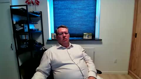henrikrp1971 online show from June 10, 11:45 am