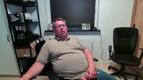 henrikrp1971 online show from May 10, 8:32 pm