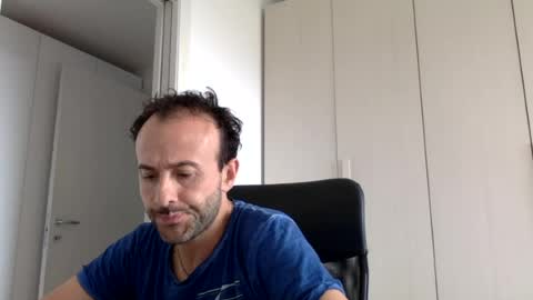 hhombre online show from July 23, 8:11 am