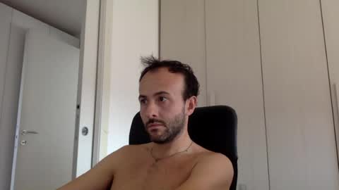 hhombre online show from July 17, 8:32 am