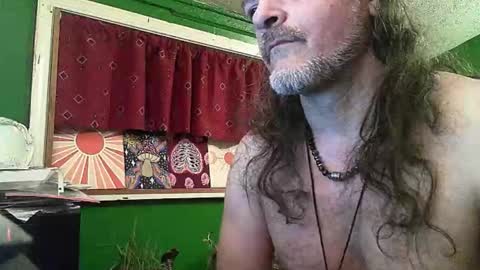 hippiedad333 online show from May 5, 5:09 am