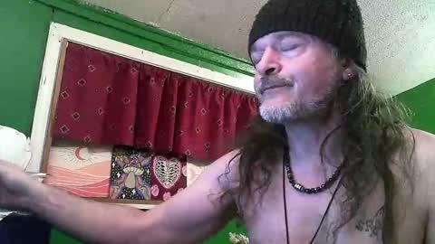 hippiedad333 online show from May 4, 4:36 am