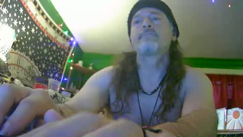 hippiedad333 online show from May 13, 11:24 pm