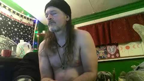 hippiedad333 online show from May 9, 8:15 am