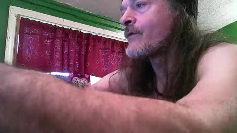 hippiedad333 online show from May 1, 11:51 pm