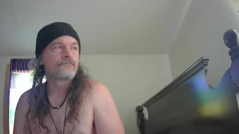 hippiedad333 online show from May 15, 4:15 pm