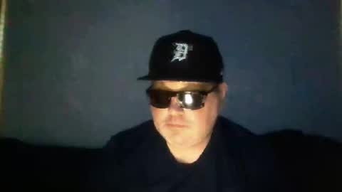 holden_minutz online show from May 29, 11:09 am