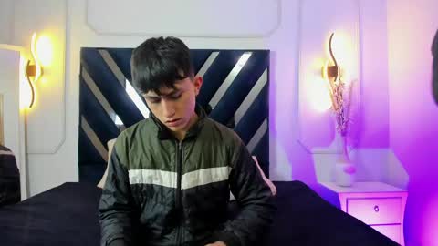 hoot_booys_ online show from May 4, 3:30 am