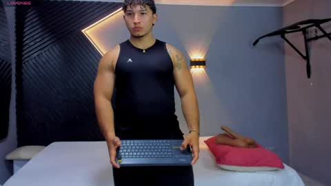 horny_nick18 online show from May 11, 1:46 pm