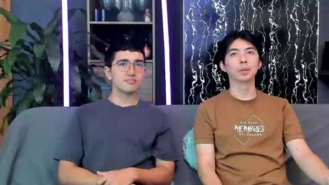 Alex and Camilo online show from May 25, 2:56 pm