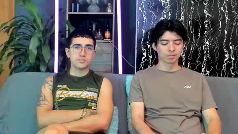 Alex and Camilo online show from May 19, 2:45 pm